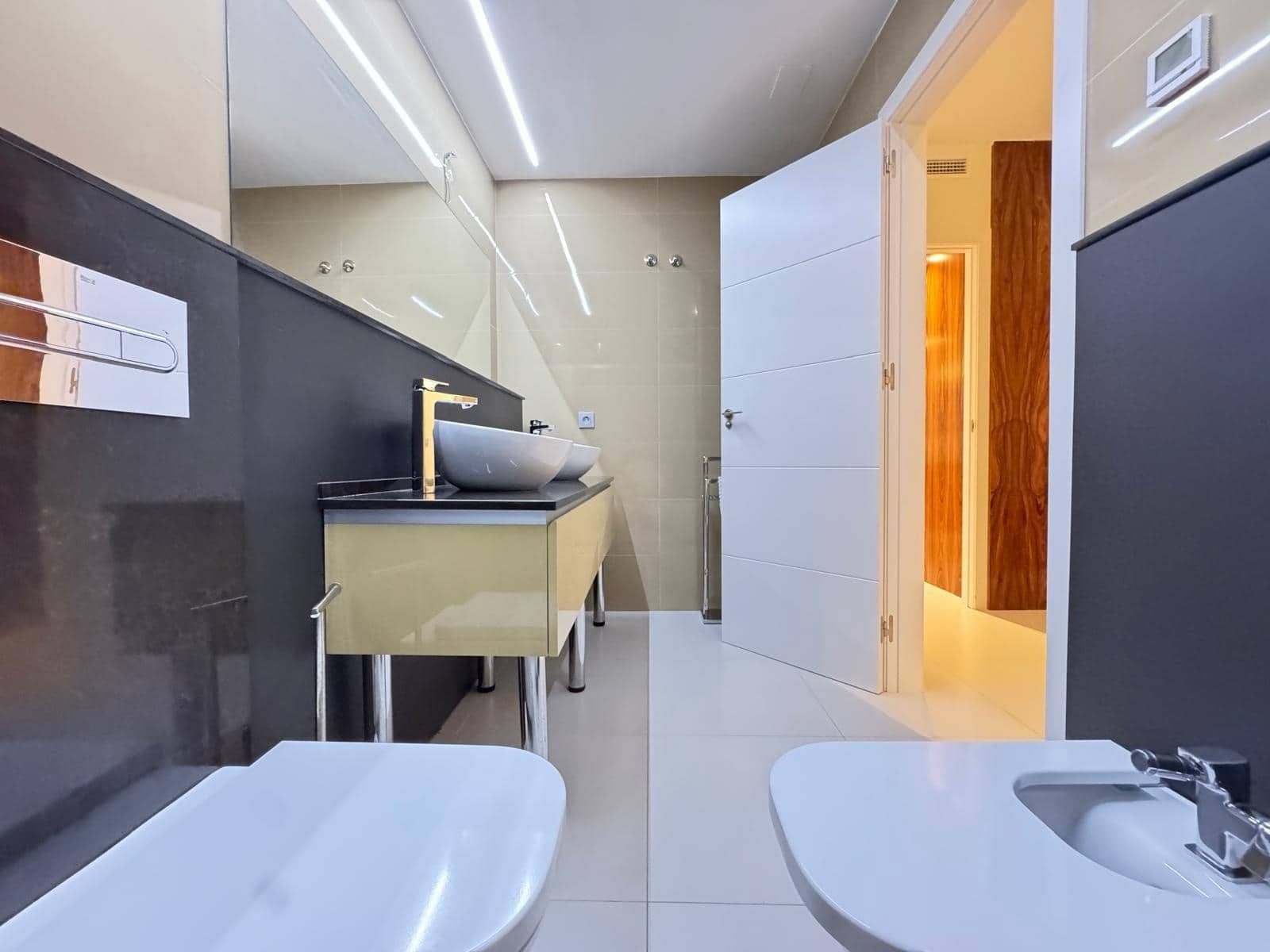 3 soveværelse Lejlighed til salg i Torrevieja med swimmingpool - € 349.900 (Ref: 9102853)