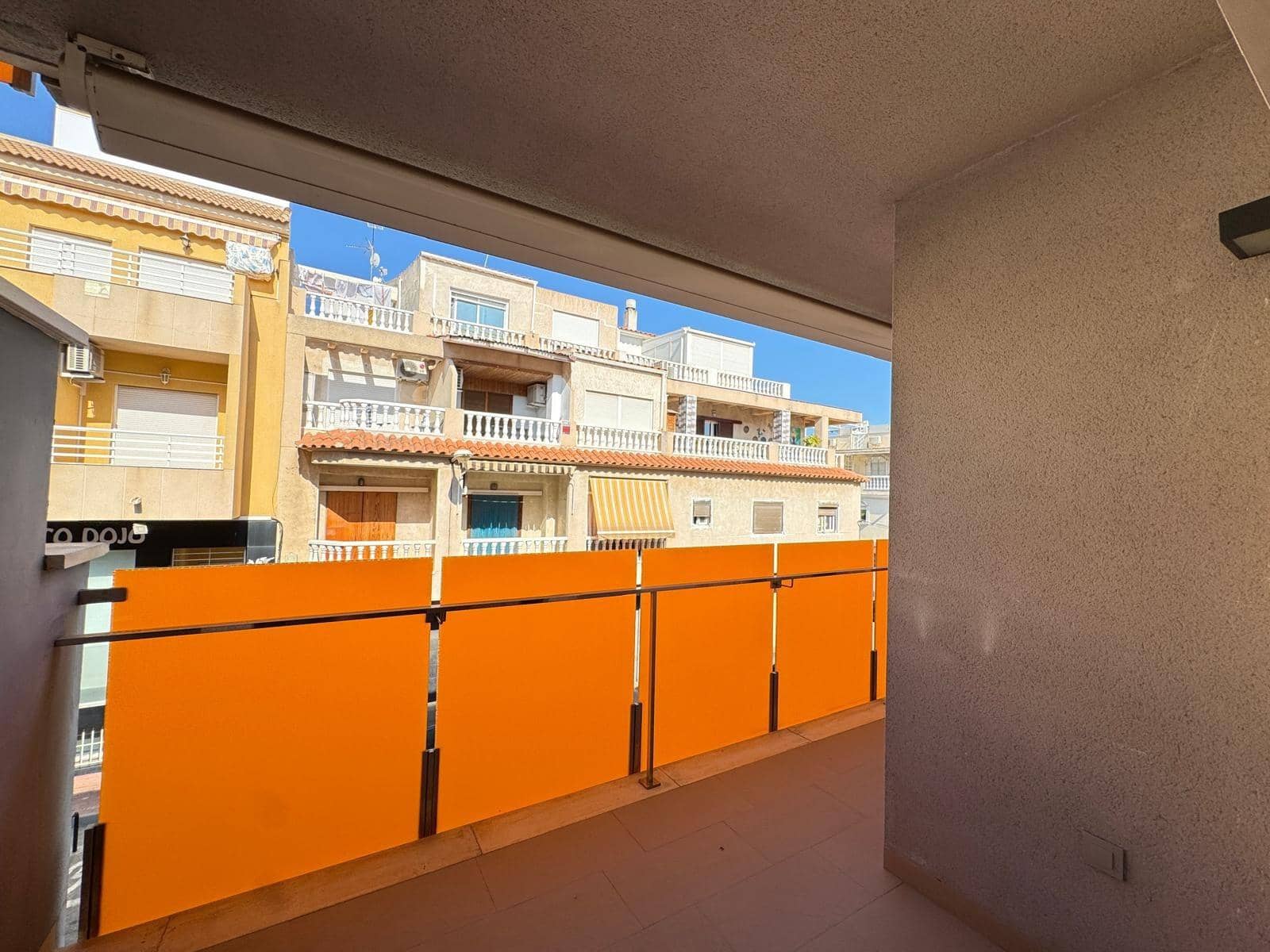 3 soveværelse Lejlighed til salg i Torrevieja med swimmingpool - € 349.900 (Ref: 9102853)