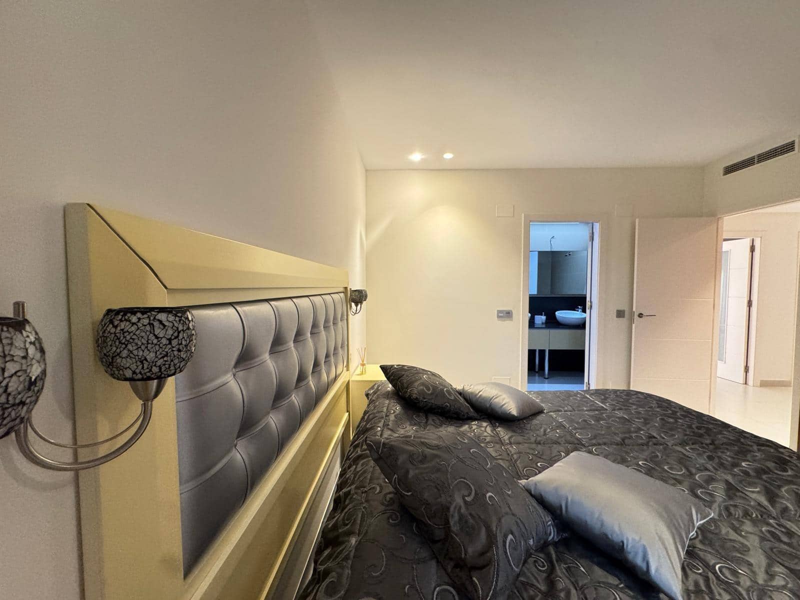 3 soveværelse Lejlighed til salg i Torrevieja med swimmingpool - € 349.900 (Ref: 9102853)