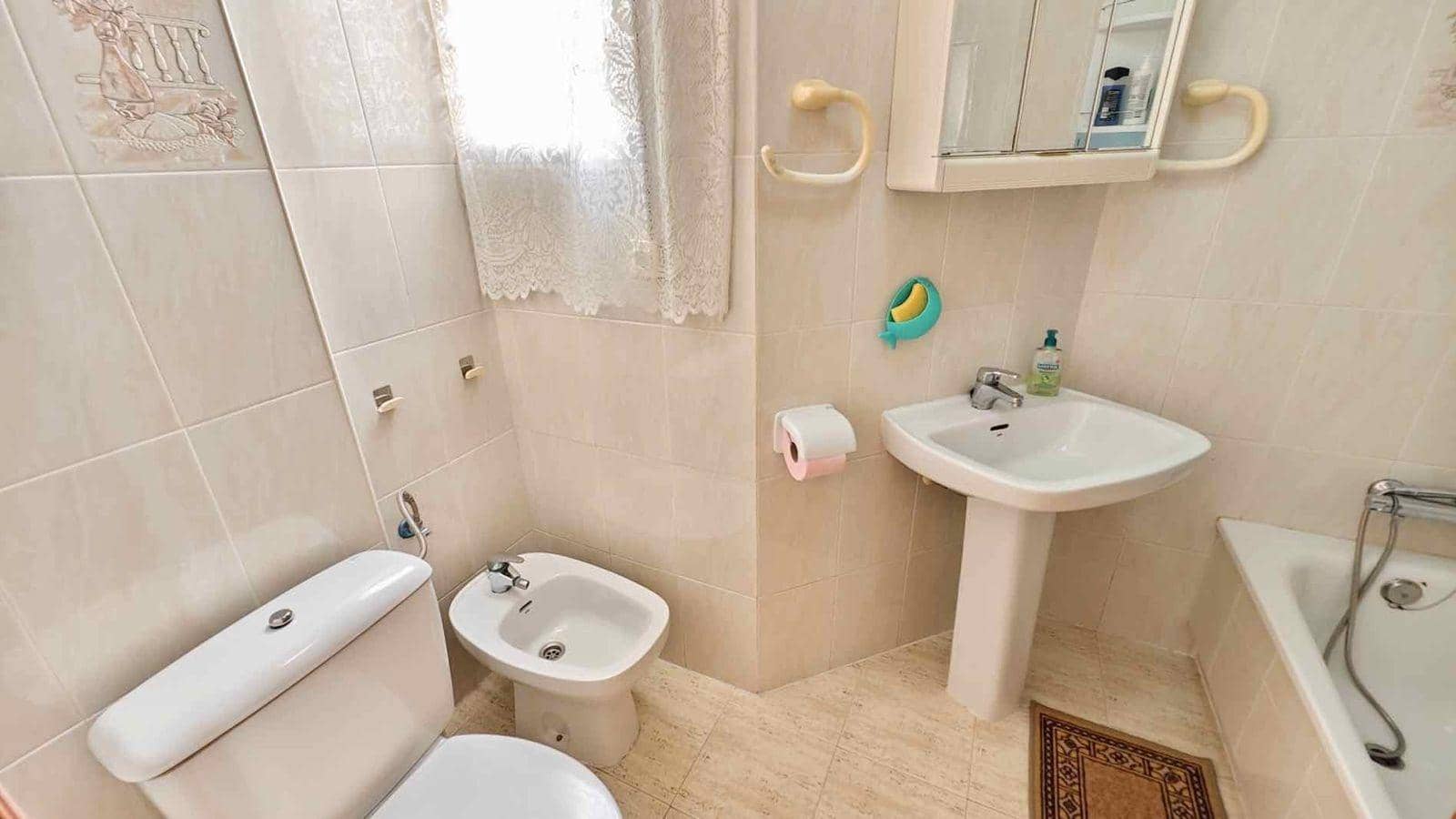 Apartamento de 2 habitaciones en Torrevieja en venta con piscina - 129.900 € (Ref: 9102855)