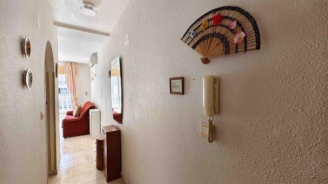 Apartamento de 2 habitaciones en Centro, Torrevieja en venta con piscina - 129.900 € (Ref: 9102855)