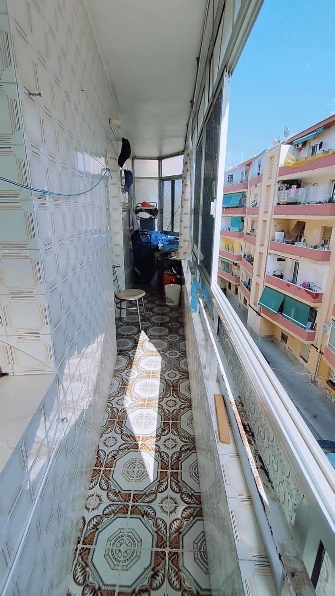 2 soveværelse Lejlighed til salg i Alicante by - € 62.000 (Ref: 9106503)