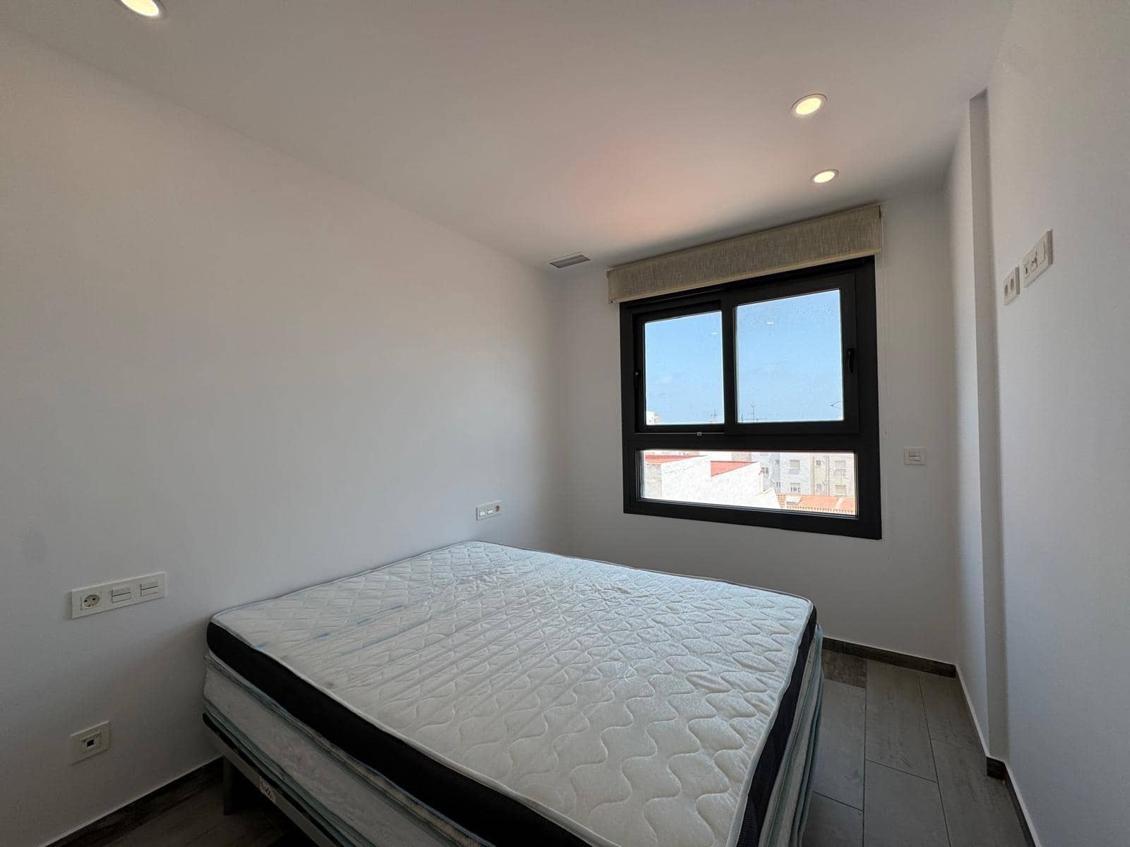 Ático de 1 habitación en Torrevieja en venta con piscina - 195.000 € (Ref: 9108646)