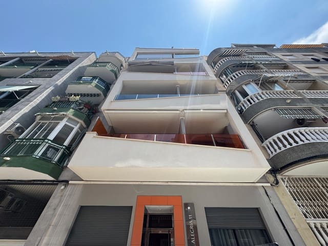 Ático de 1 habitación en Playa del Cura, Torrevieja en venta con piscina - 195.000 € (Ref: 9108646)