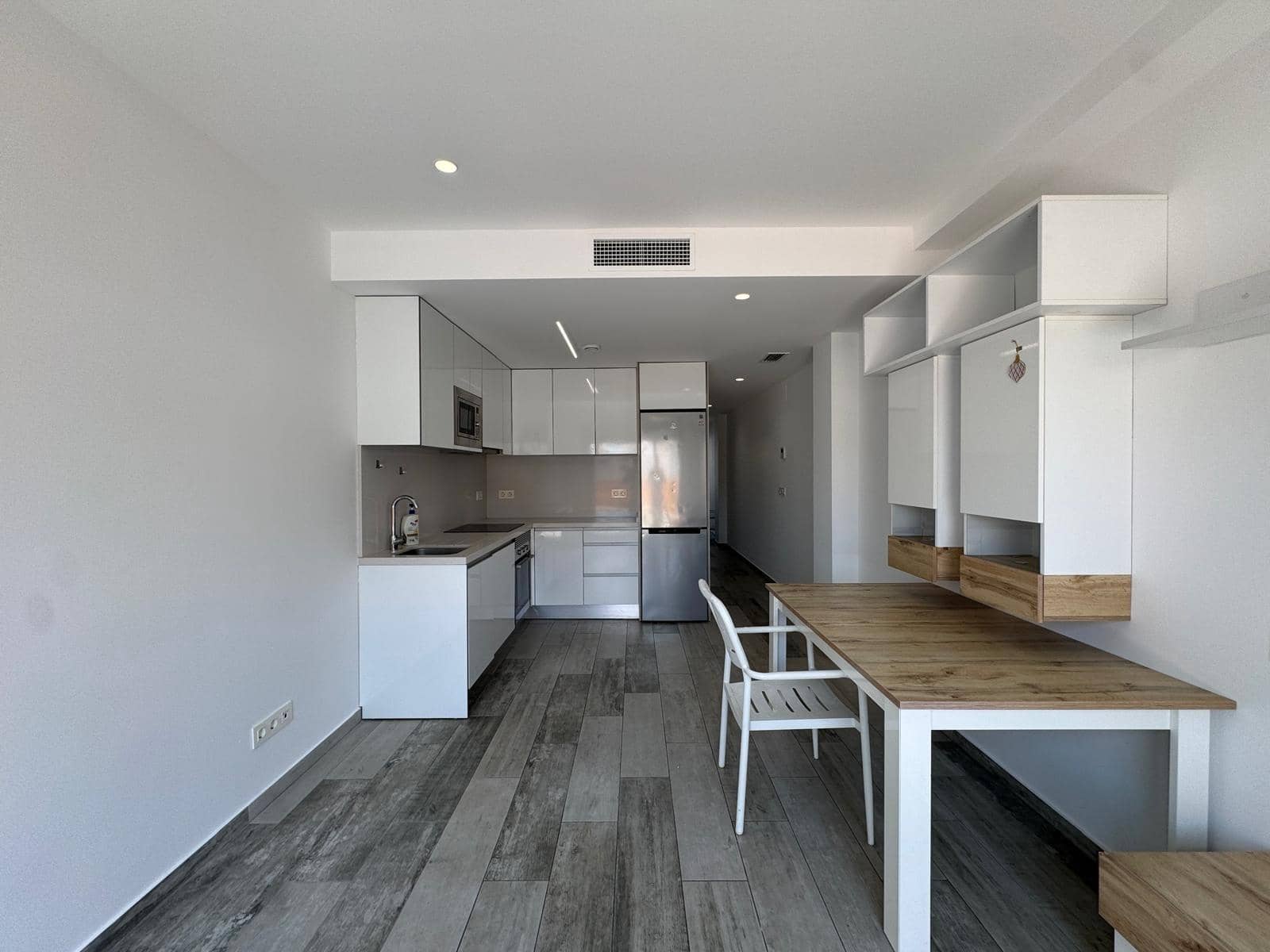 Ático de 1 habitación en Torrevieja en venta con piscina - 195.000 € (Ref: 9108646)