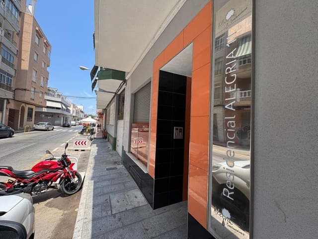 Ático de 1 habitación en Playa del Cura, Torrevieja en venta con piscina - 195.000 € (Ref: 9108646)