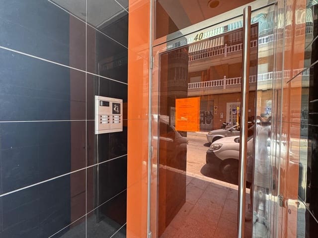 Ático de 1 habitación en Playa del Cura, Torrevieja en venta con piscina - 195.000 € (Ref: 9108646)