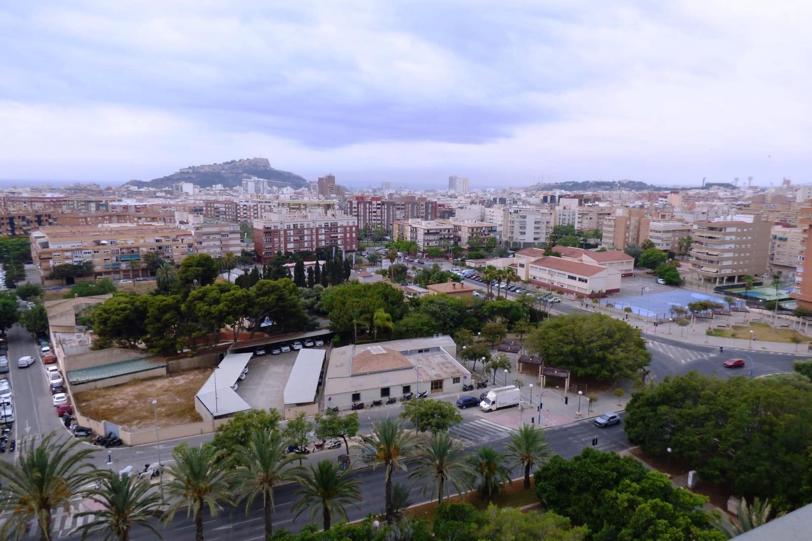 4 slaapkamer Penthouse te koop in Alicante stad met zwembad garage - € 412.000 (Ref: 9110269)