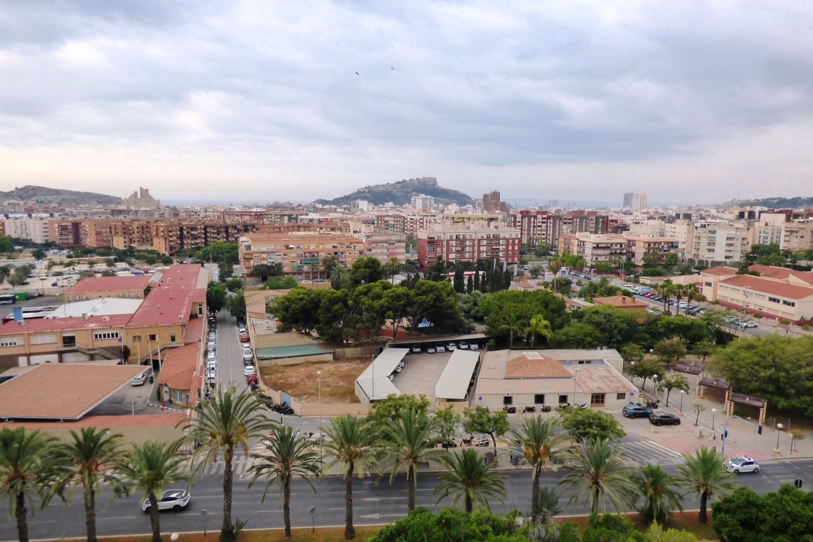 4 slaapkamer Penthouse te koop in Alicante stad met zwembad garage - € 412.000 (Ref: 9110269)