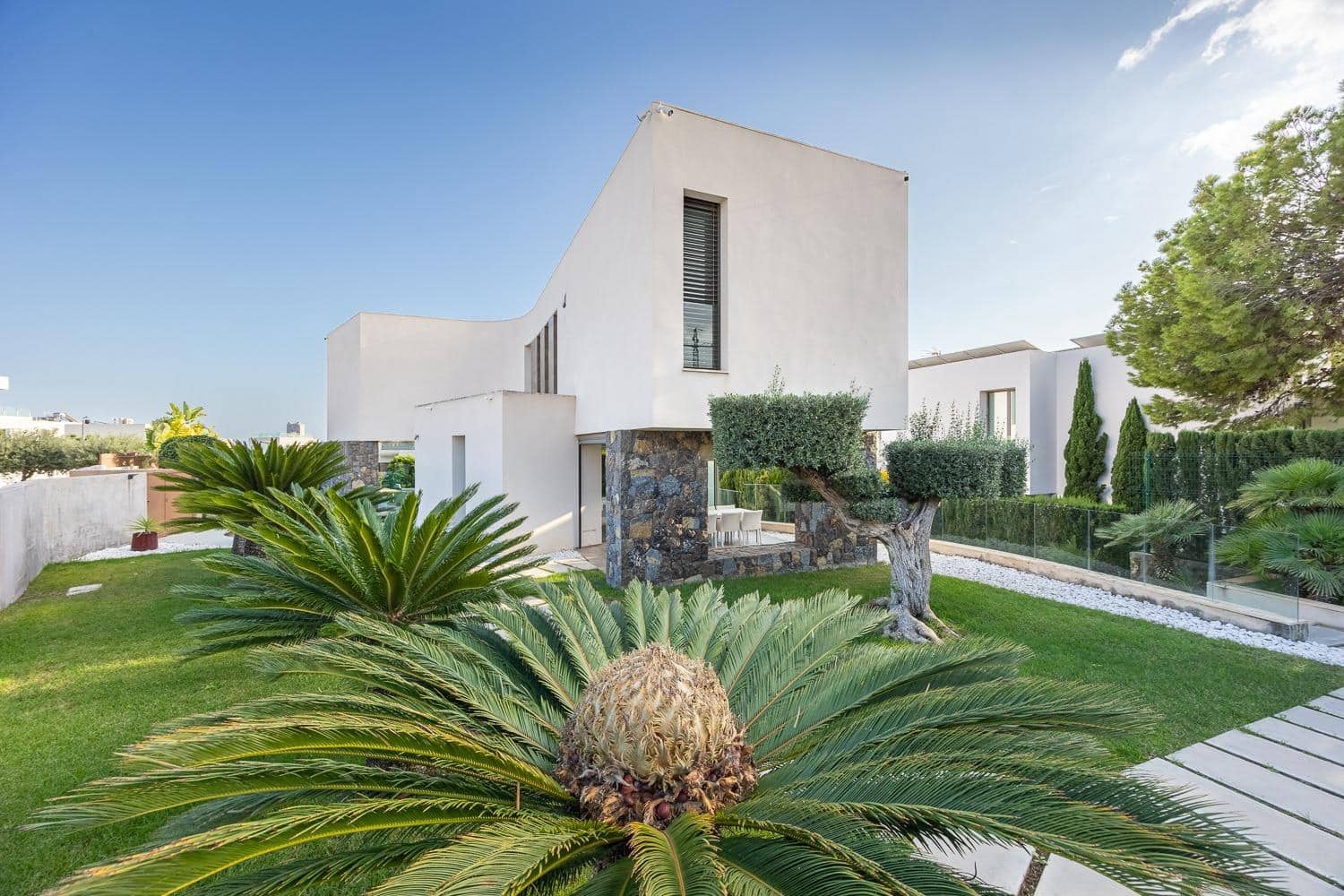 3 bedroom Villa for sale in Finestrat - € 1,745,000 (Ref: 9112328)