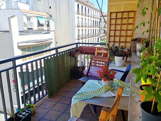 5 bedroom Flat for sale in Palacio, Madrid city - € 860,000 (Ref: 9114094)