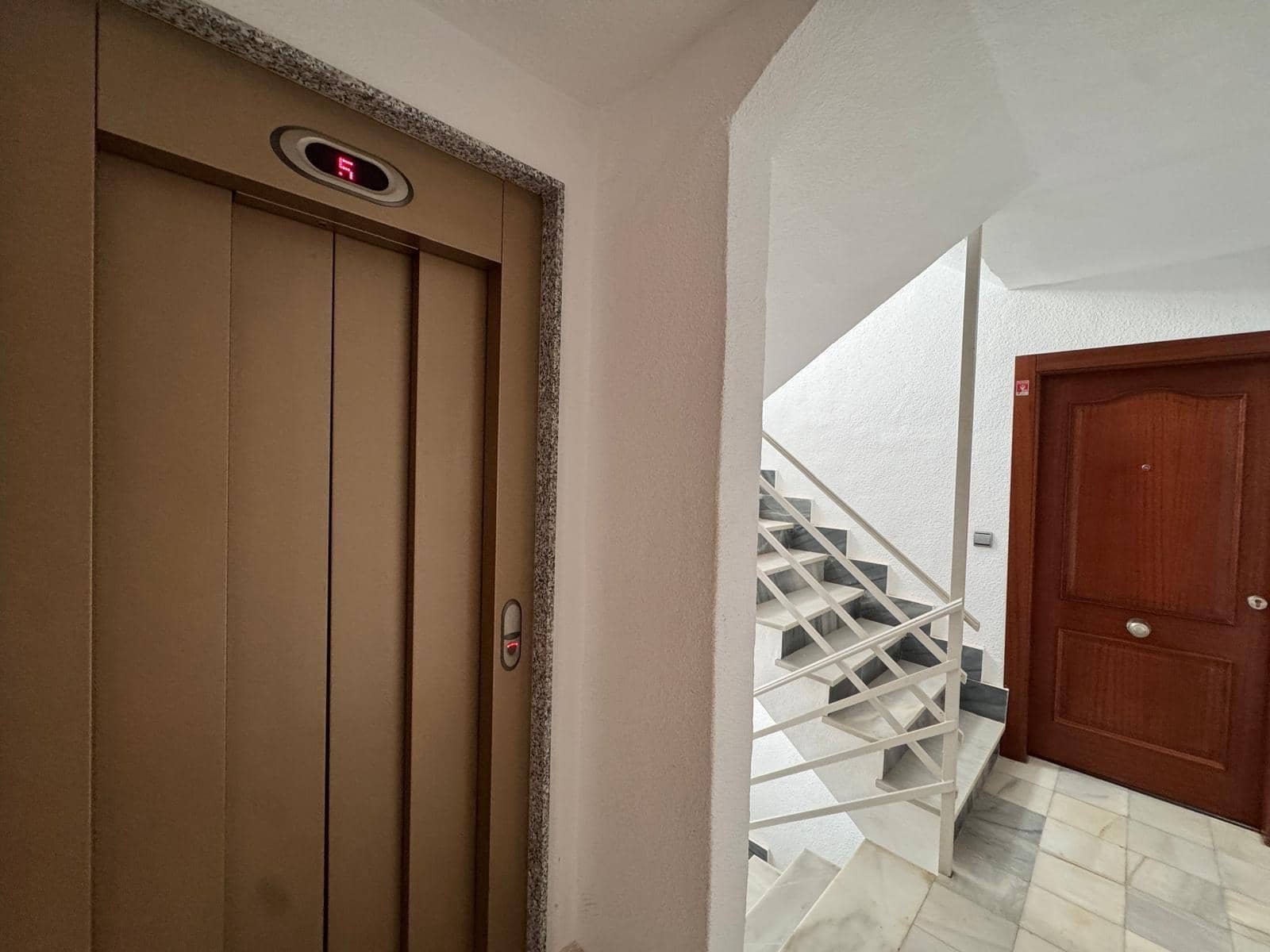 Apartamento de 3 habitaciones en Torrevieja en venta - 430.000 € (Ref: 9114096)