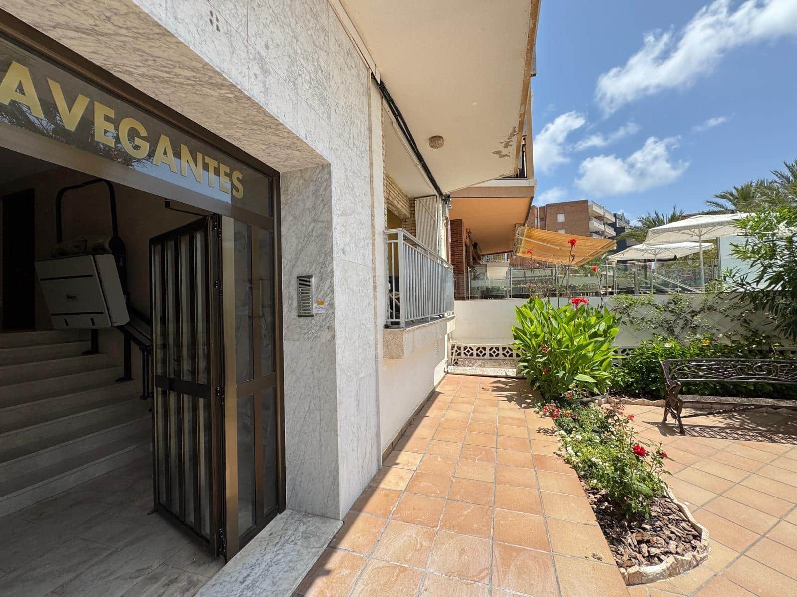 Apartamento de 3 habitaciones en Torrevieja en venta - 430.000 € (Ref: 9114096)