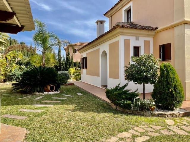 3 bedroom Villa for sale in Finestrat with pool - € 680,000 (Ref: 9118689)