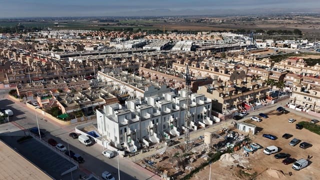 2 soverom Rekkehus til salgs i Gran Alacant, Santa Pola - € 299 000 (Ref: 9124979)