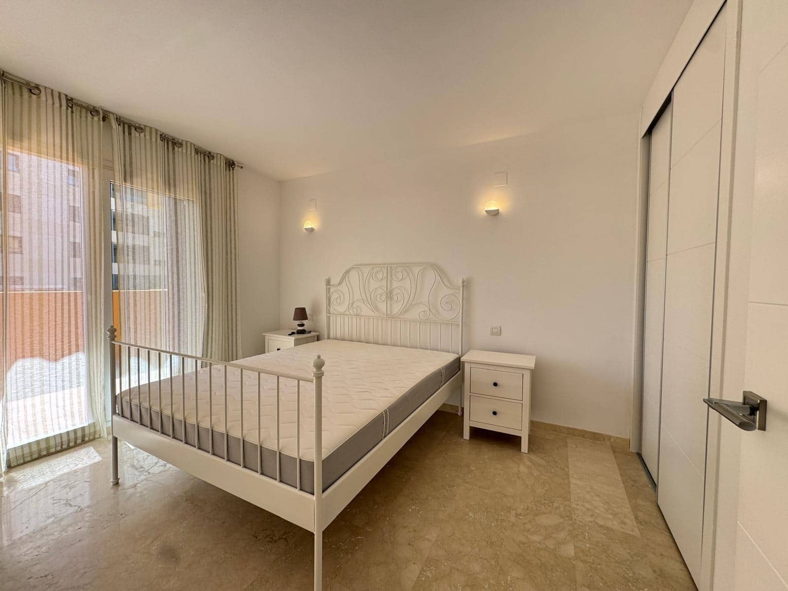 3 soveværelse Lejlighed til salg i Punta Prima med swimmingpool - € 309.900 (Ref: 9126755)