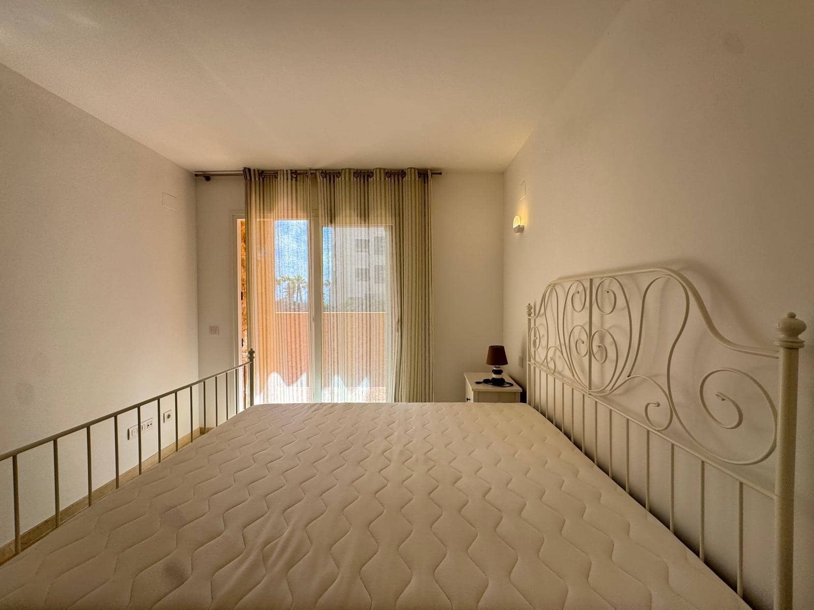 3 soveværelse Lejlighed til salg i Punta Prima med swimmingpool - € 309.900 (Ref: 9126755)