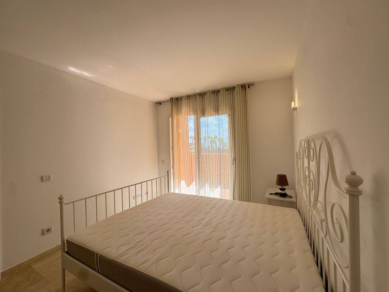 3 soveværelse Lejlighed til salg i Punta Prima med swimmingpool - € 309.900 (Ref: 9126755)