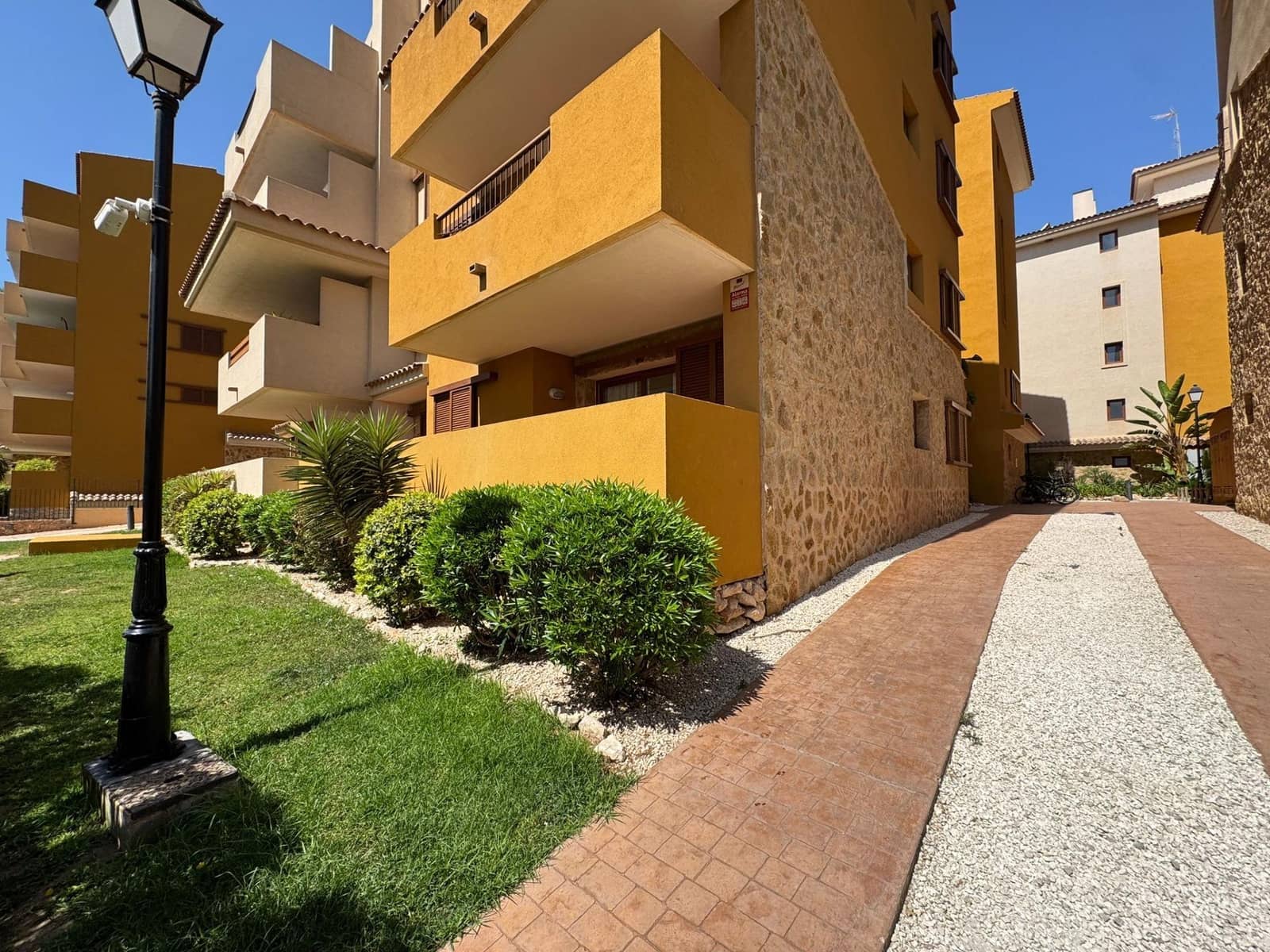 3 soveværelse Lejlighed til salg i Punta Prima med swimmingpool - € 309.900 (Ref: 9126755)