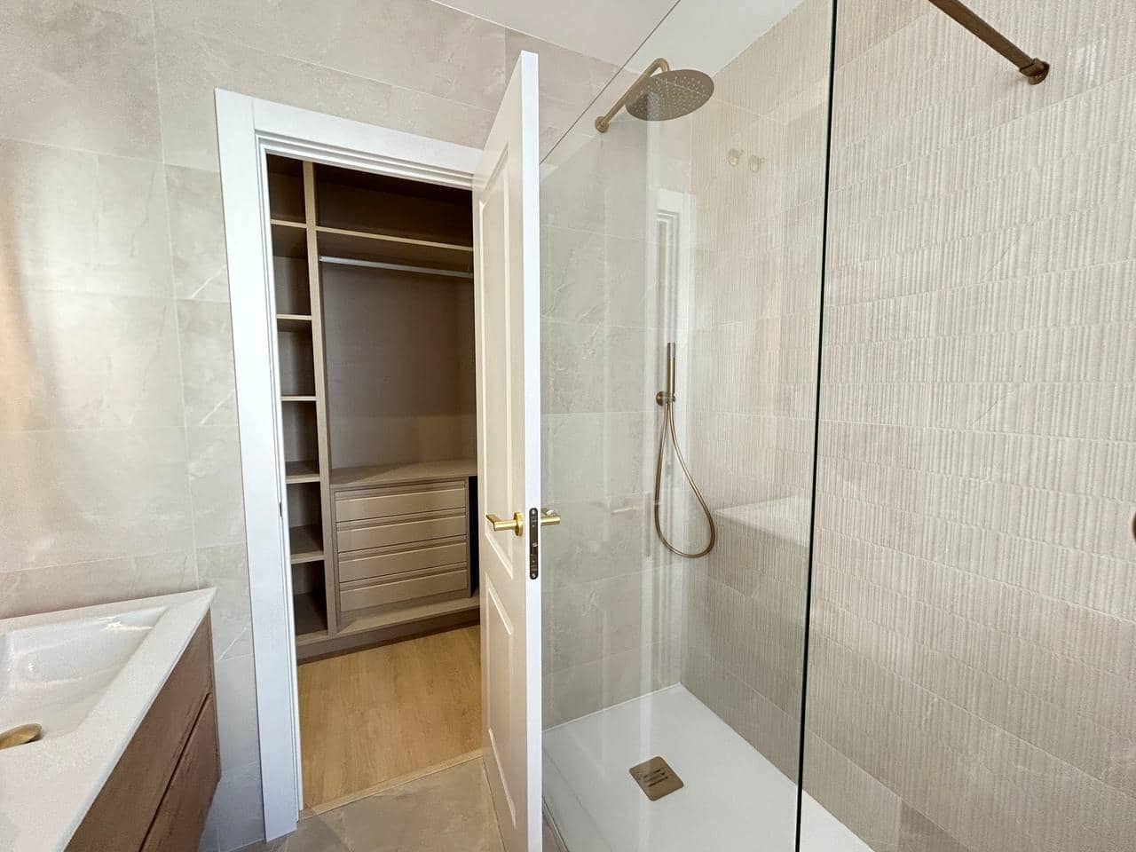 2 soveværelse Lejlighed til salg i Madrid by - € 1.440.000 (Ref: 9129726)