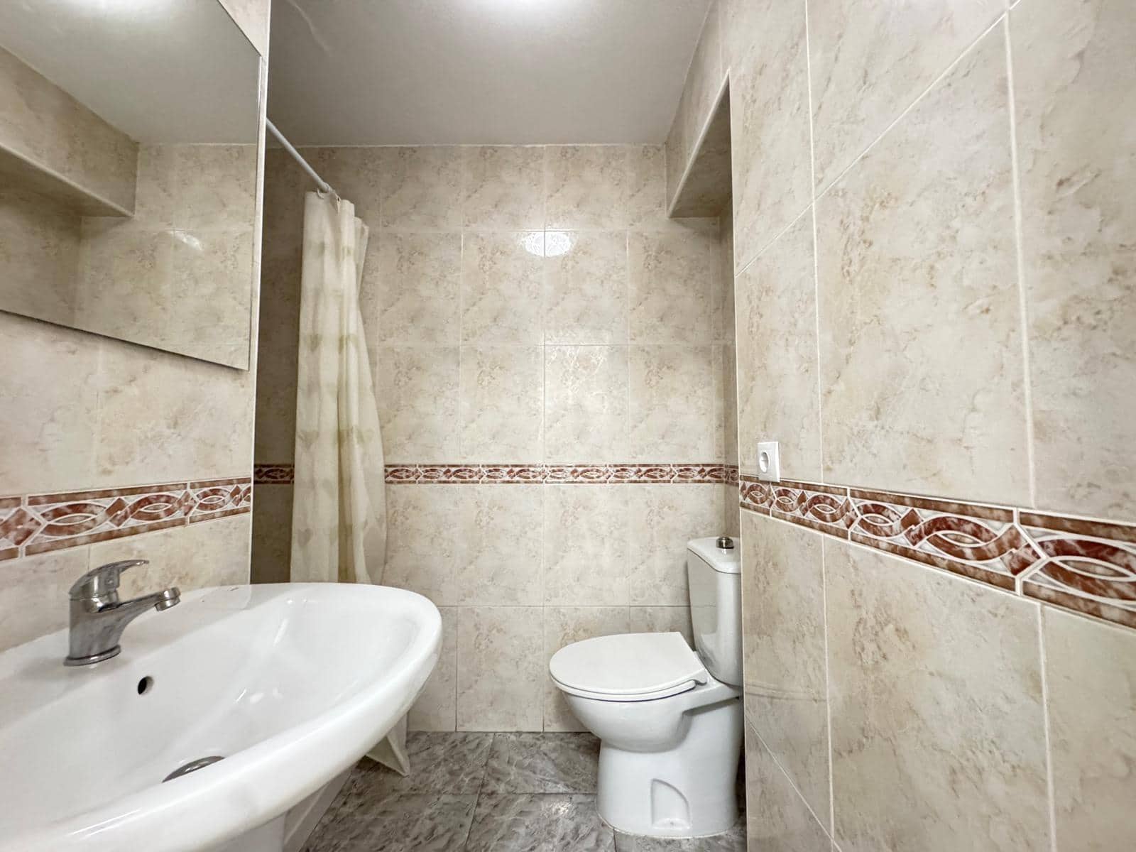 2 slaapkamer Appartement te koop in Torrevieja - € 104.900 (Ref: 9141582)