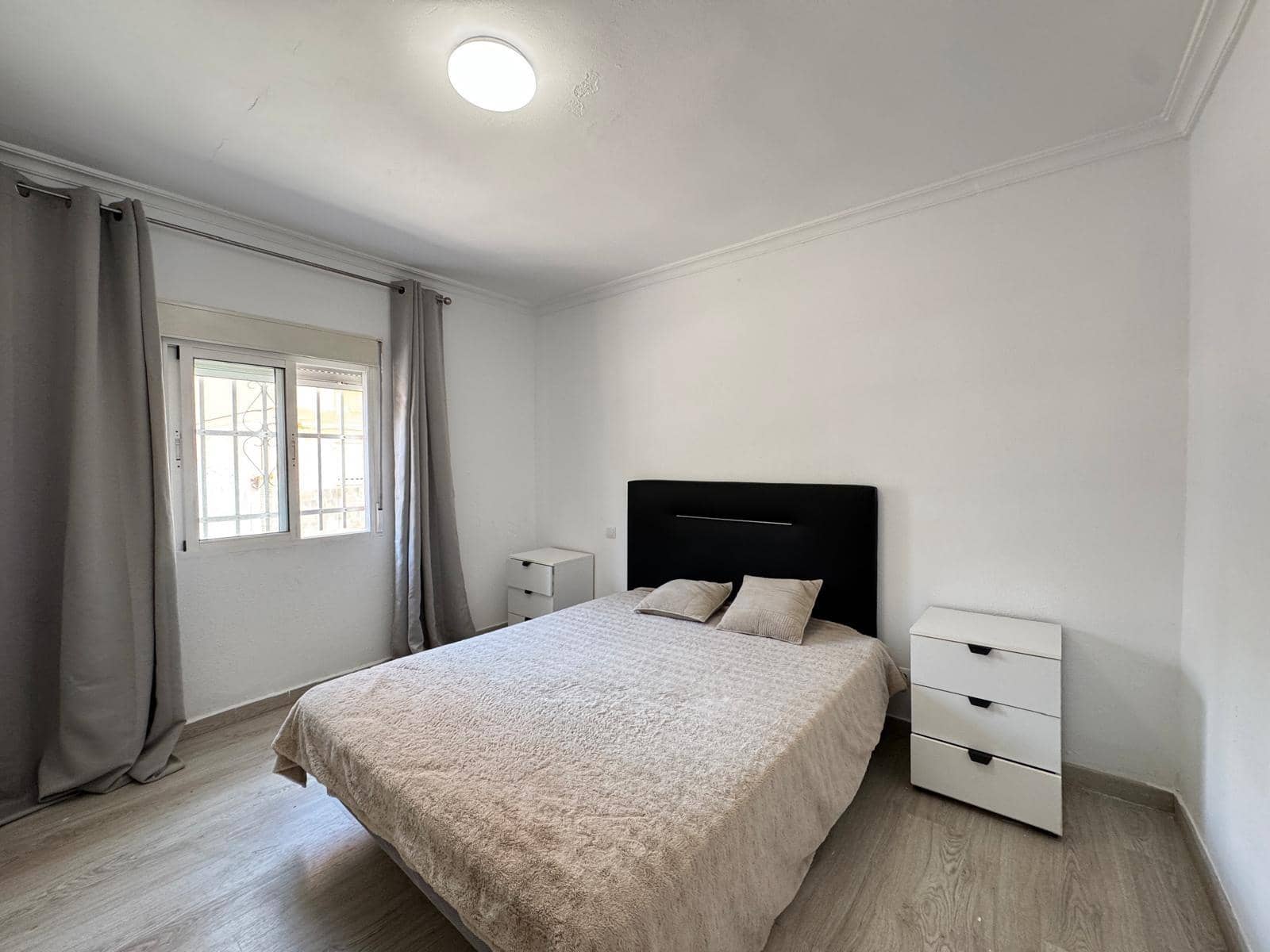 2 slaapkamer Appartement te koop in Torrevieja - € 104.900 (Ref: 9141582)