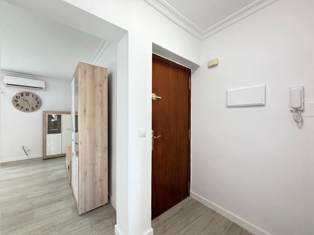 Apartamento de 2 habitaciones en Centro, Torrevieja en venta - 115.000 € (Ref: 9141582)