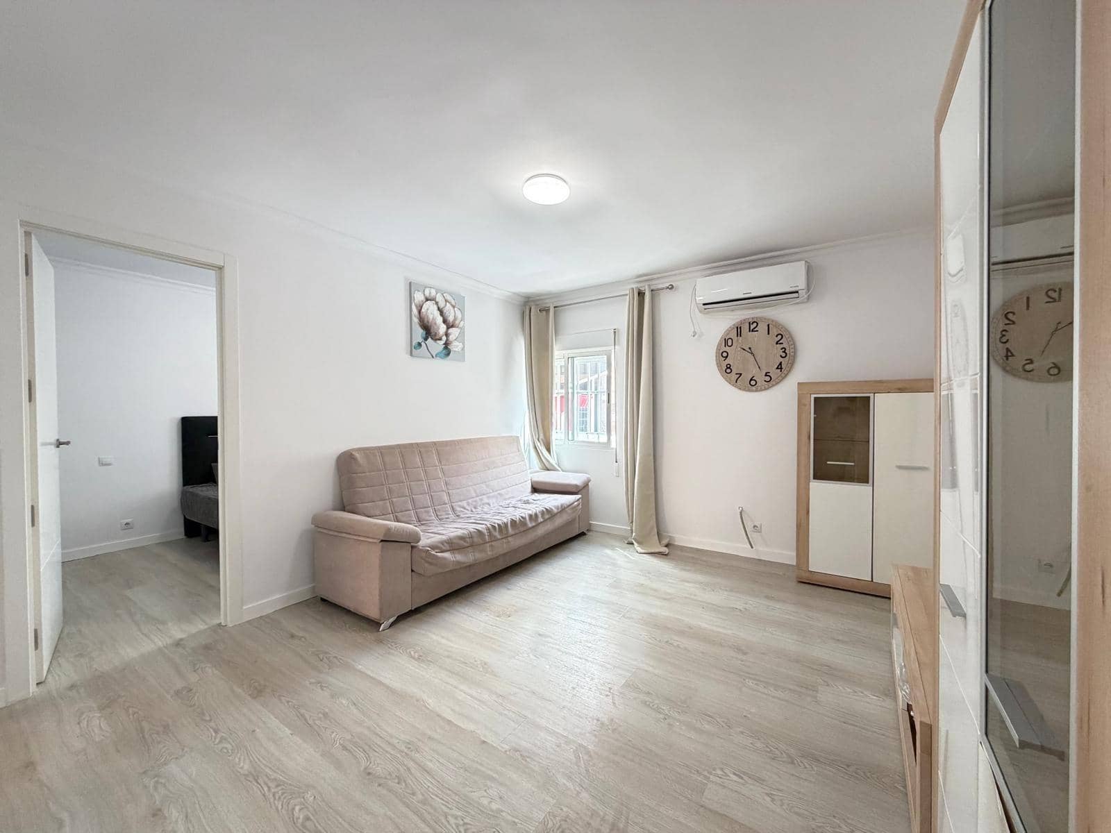 2 bedroom Apartment for sale in Torrevieja - € 109,900 (Ref: 9141582)