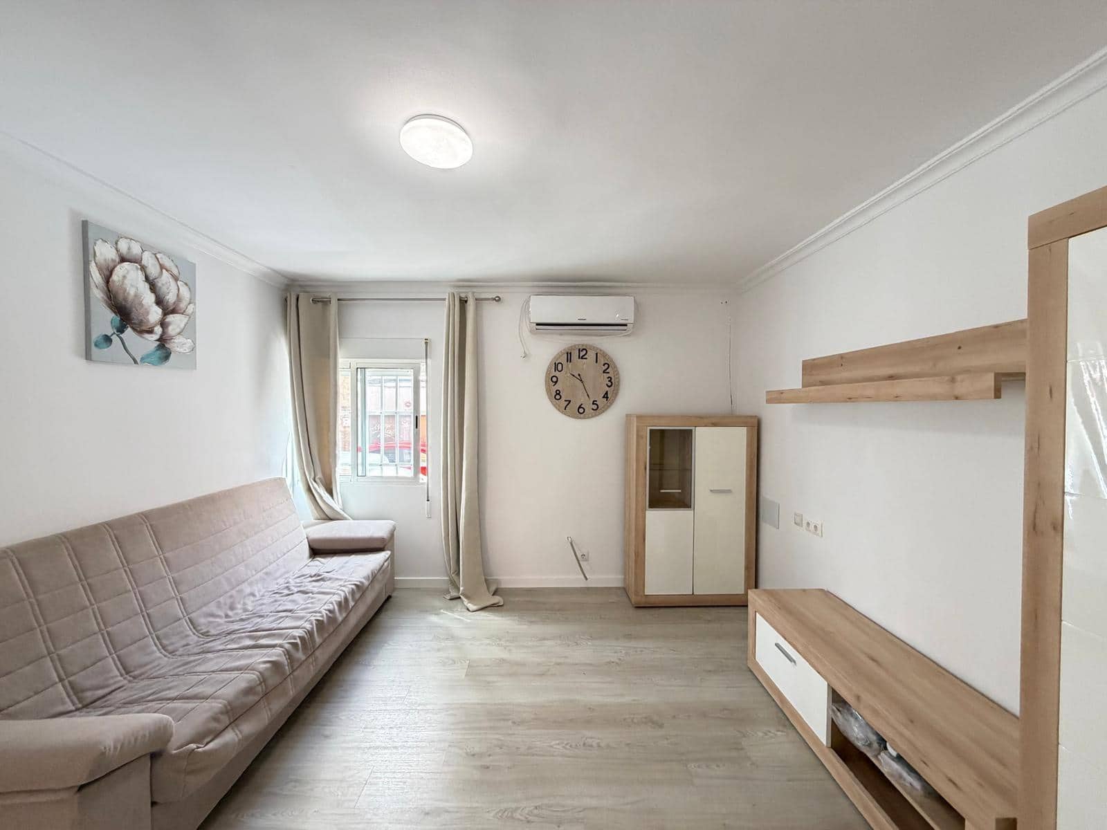 2 bedroom Apartment for sale in Torrevieja - € 109,900 (Ref: 9141582)