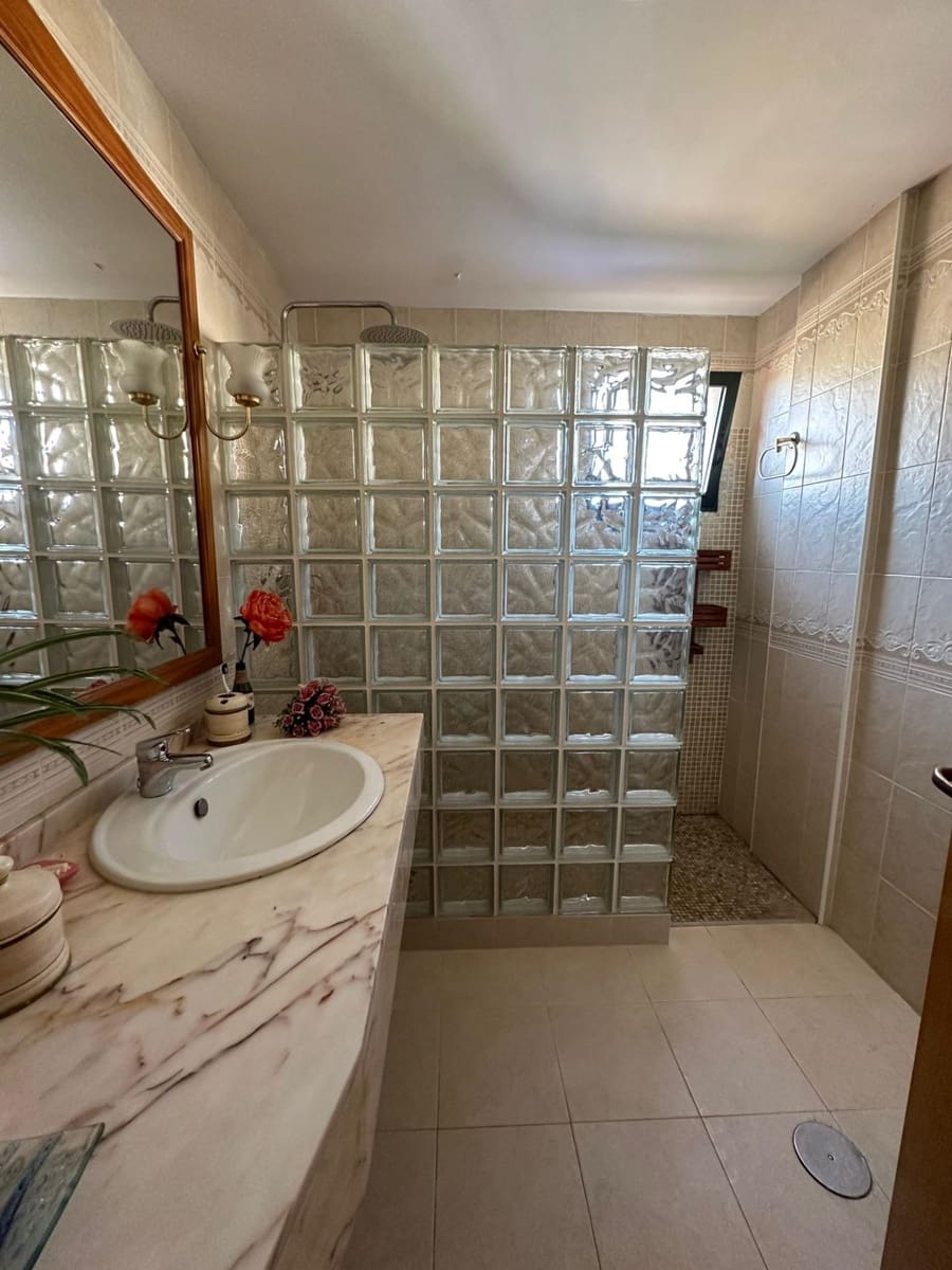 4 soveværelse Rækkehus til salg i San Juan de Alicante / Sant Joan d'Alacant med swimmingpool garage - € 459.000 (Ref: 9141584)