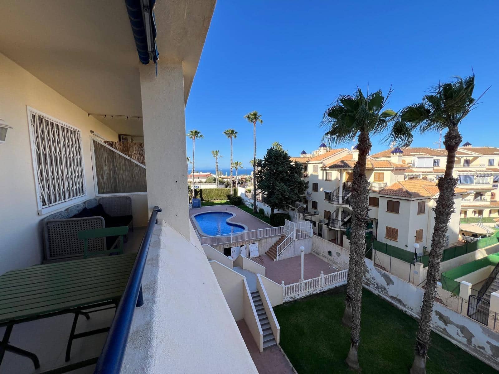1 soveværelse Lejlighed til salg i Torrevieja med swimmingpool - € 105.000 (Ref: 9149219)
