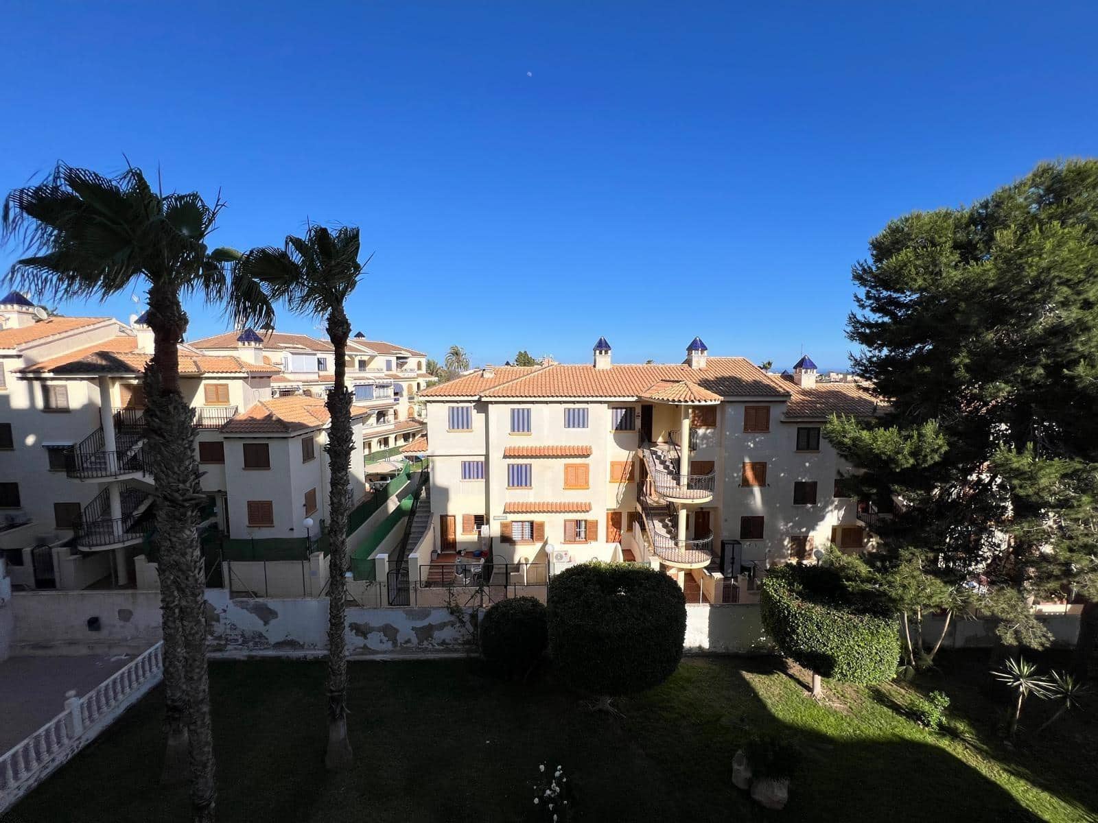 1 soveværelse Lejlighed til salg i Torrevieja med swimmingpool - € 105.000 (Ref: 9149219)