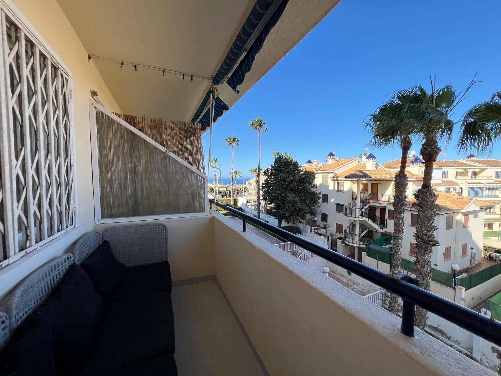 1 soveværelse Lejlighed til salg i Torrevieja med swimmingpool - € 105.000 (Ref: 9149219)
