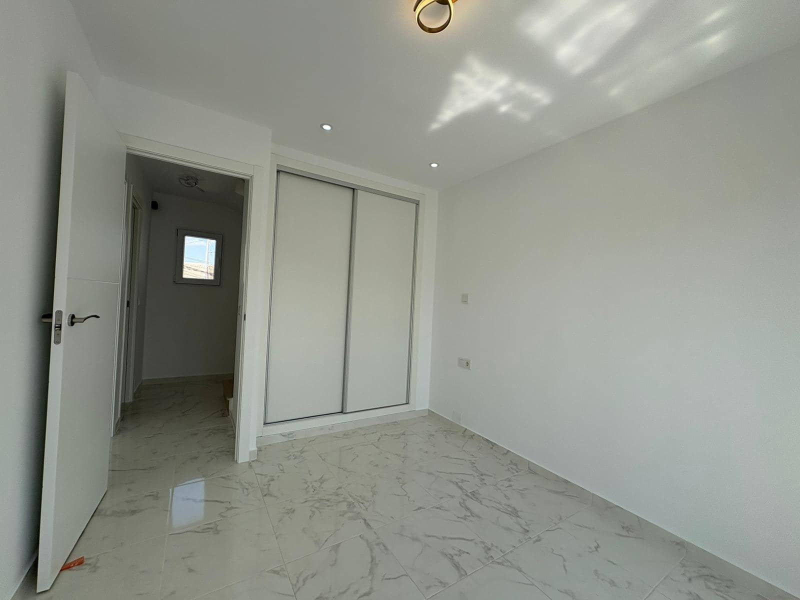 3 slaapkamer Rijtjeshuis te koop in Torrevieja - € 229.000 (Ref: 9159435)
