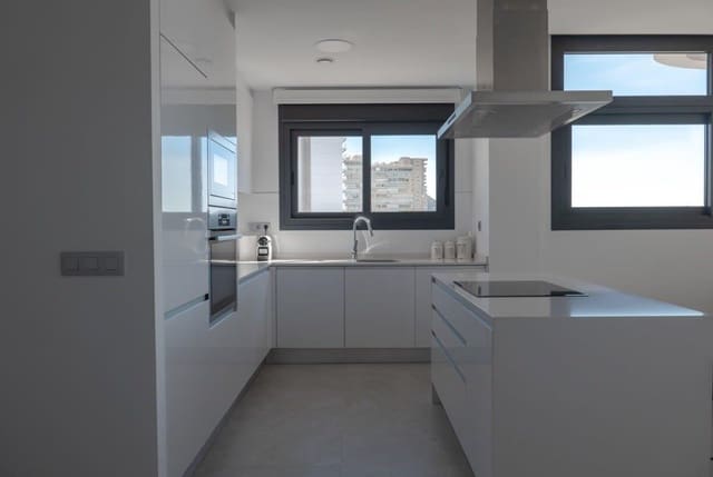 3 makuuhuone Asunto myytävänä paikassa Playa Poniente, Benidorm mukana uima-altaan 
autotalli - 790 000 € (Ref: 9160975)