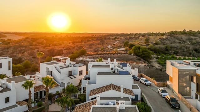 2 sovrum Lägenhet till salu i Las Ramblas Golf, Orihuela med pool - 365 000 € (Ref: 9160982)
