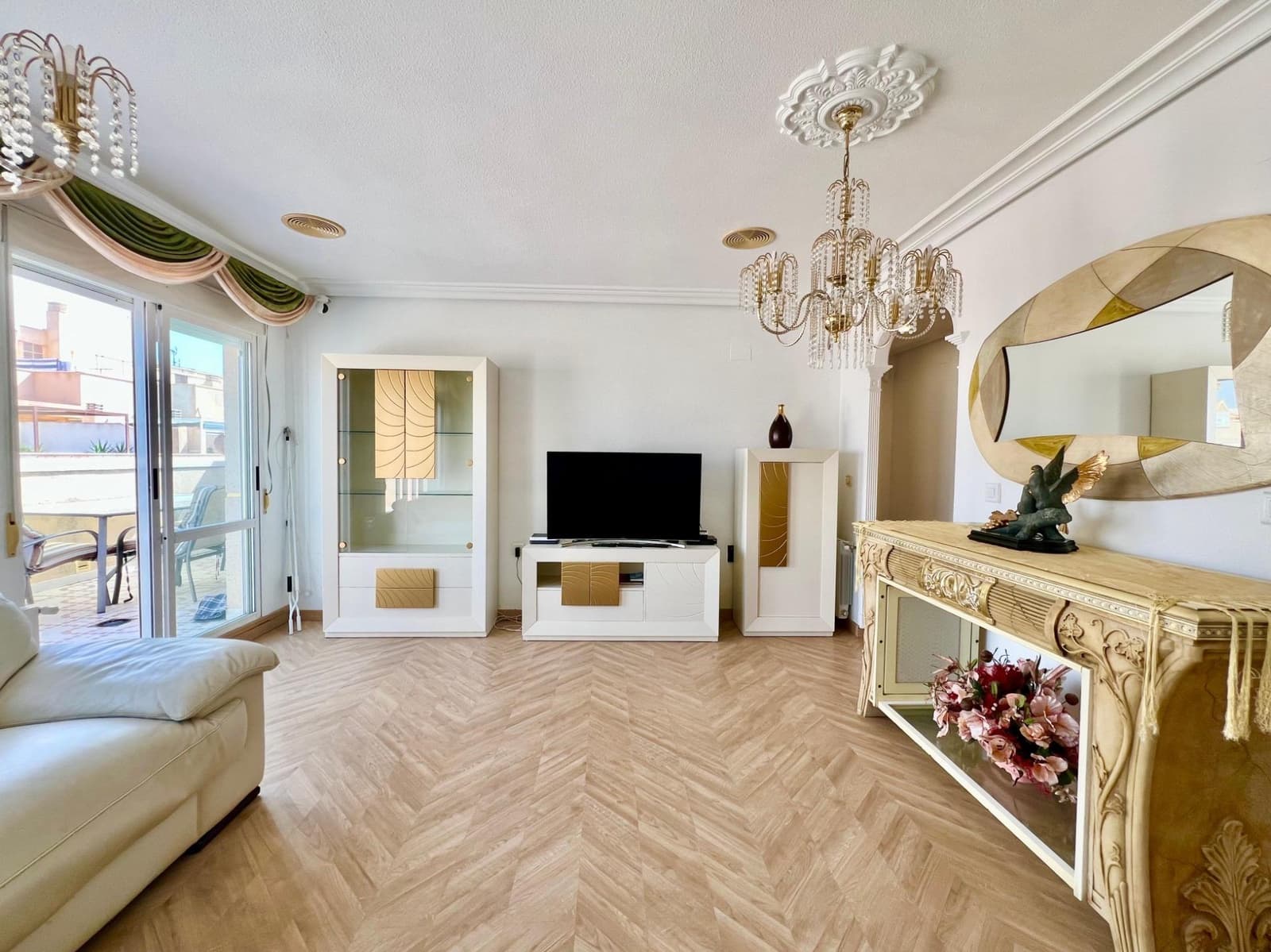 3 sovrum Takvåning till salu i Torrevieja med garage - 360 000 € (Ref: 9162257)