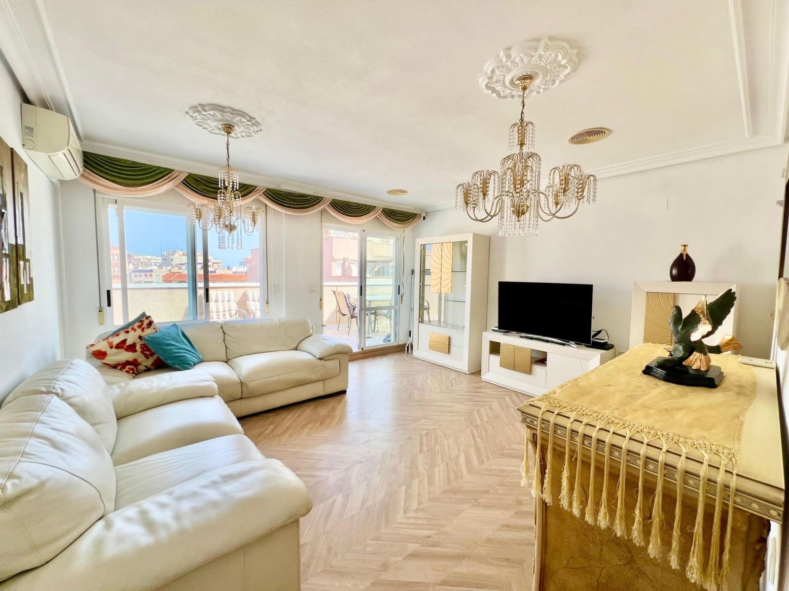 3 sovrum Takvåning till salu i Torrevieja med garage - 360 000 € (Ref: 9162257)