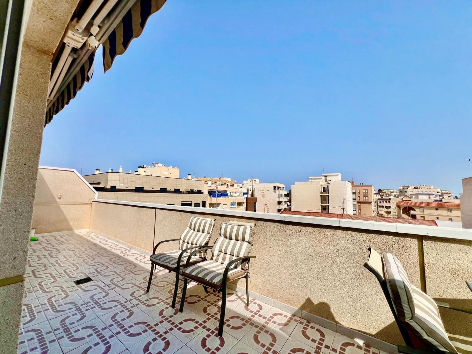 3 sovrum Takvåning till salu i Torrevieja med garage - 360 000 € (Ref: 9162257)