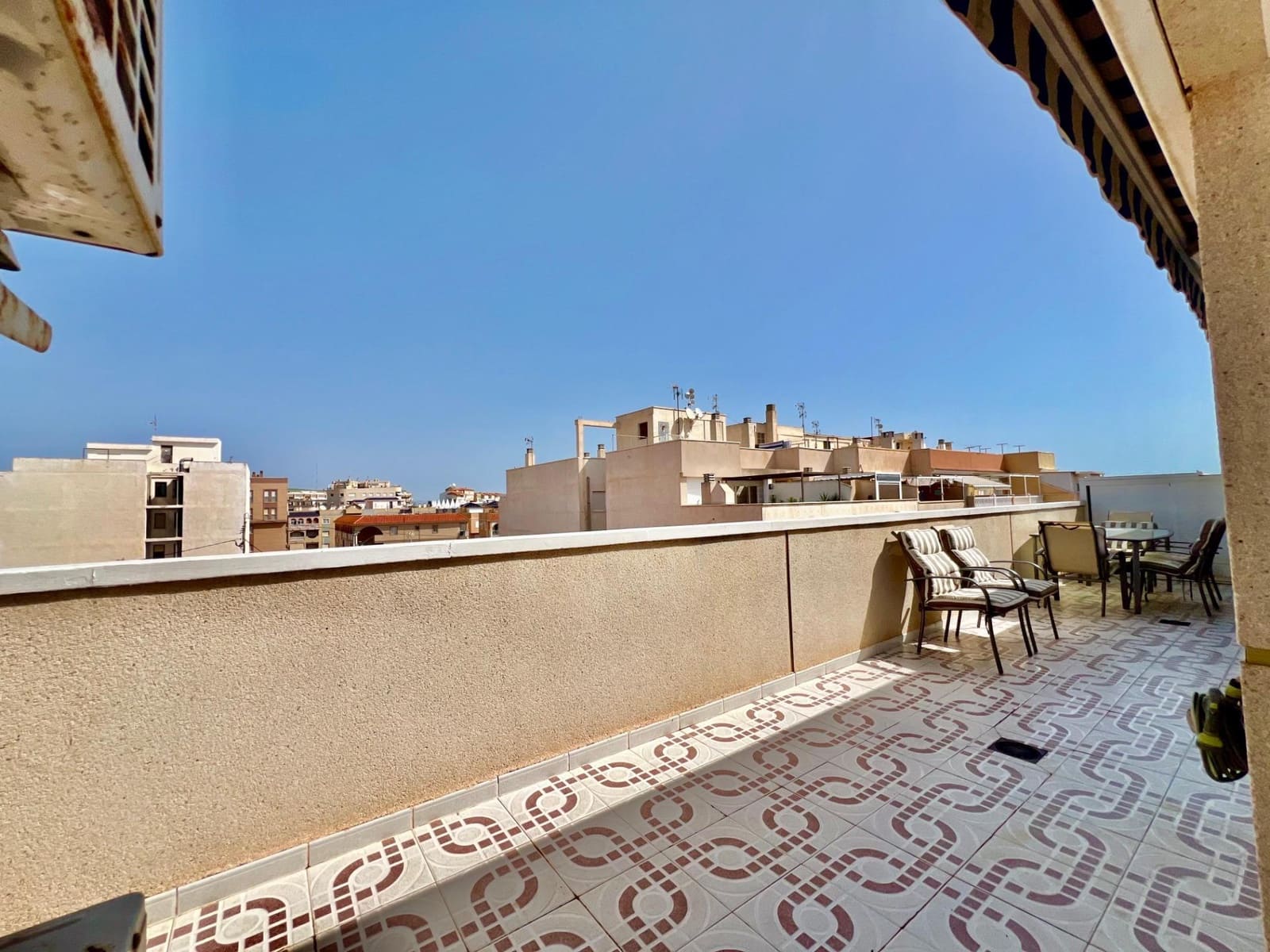 3 sovrum Takvåning till salu i Torrevieja med garage - 360 000 € (Ref: 9162257)