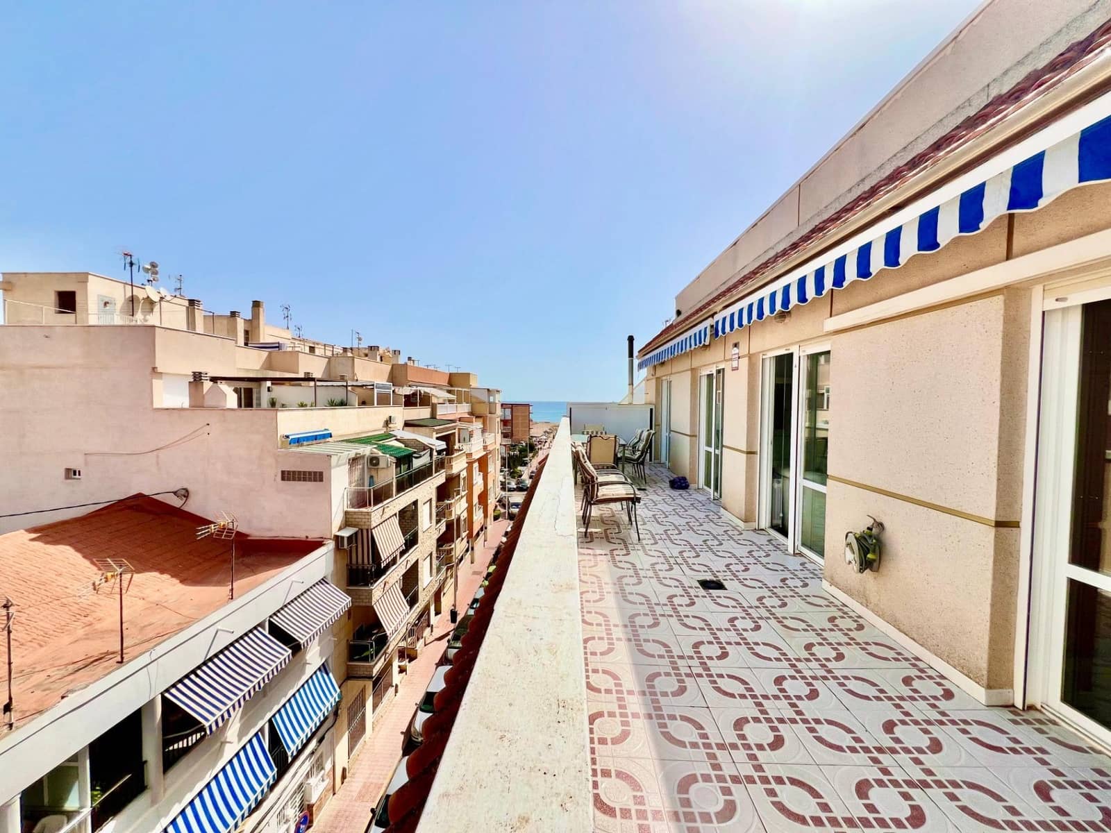 3 sovrum Takvåning till salu i Torrevieja med garage - 360 000 € (Ref: 9162257)