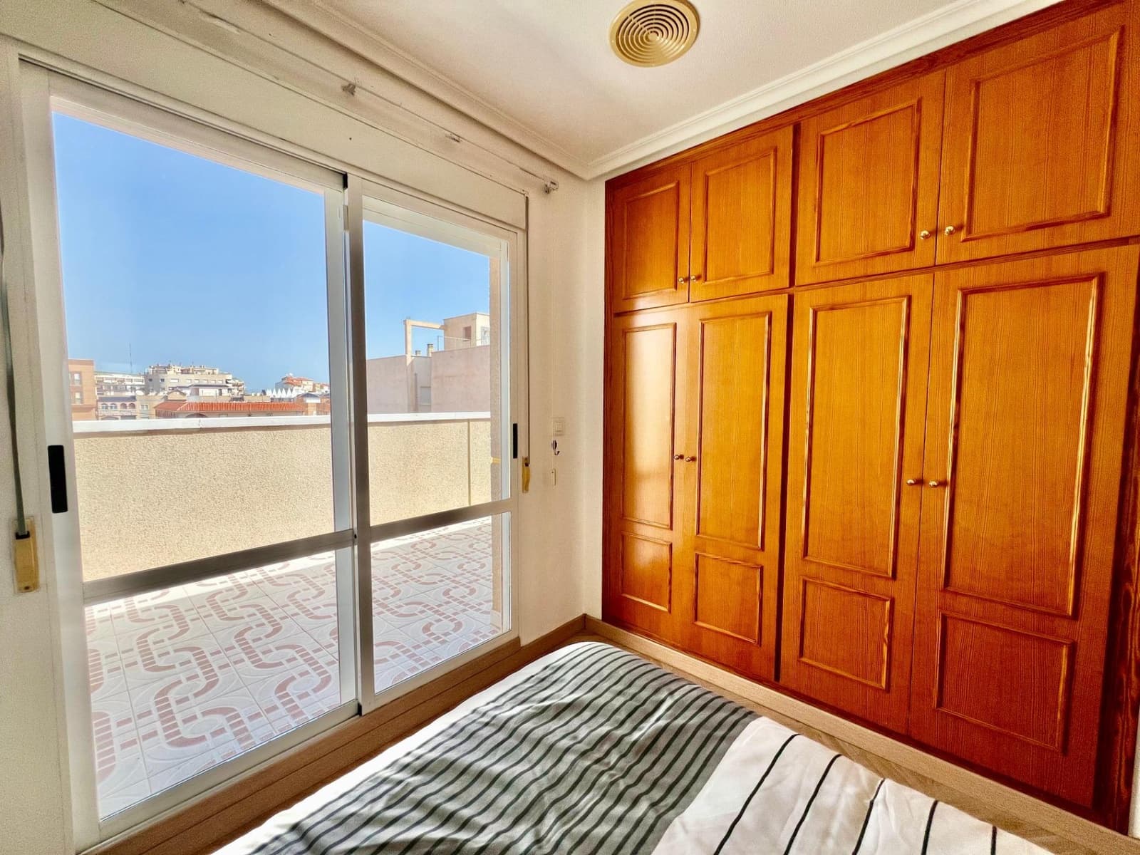 3 sovrum Takvåning till salu i Torrevieja med garage - 360 000 € (Ref: 9162257)