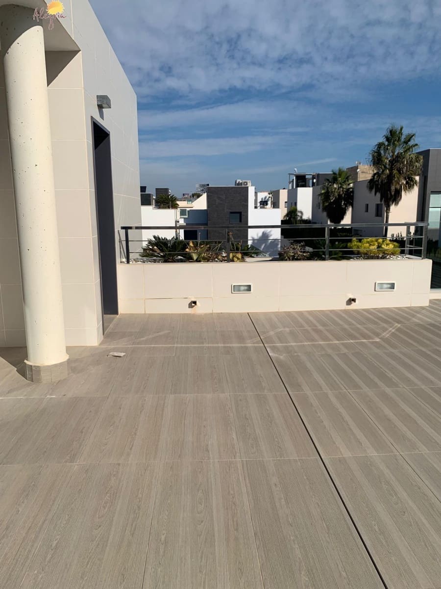 3 slaapkamer Villa te koop in Campoamor - € 899.000 (Ref: 9163705)