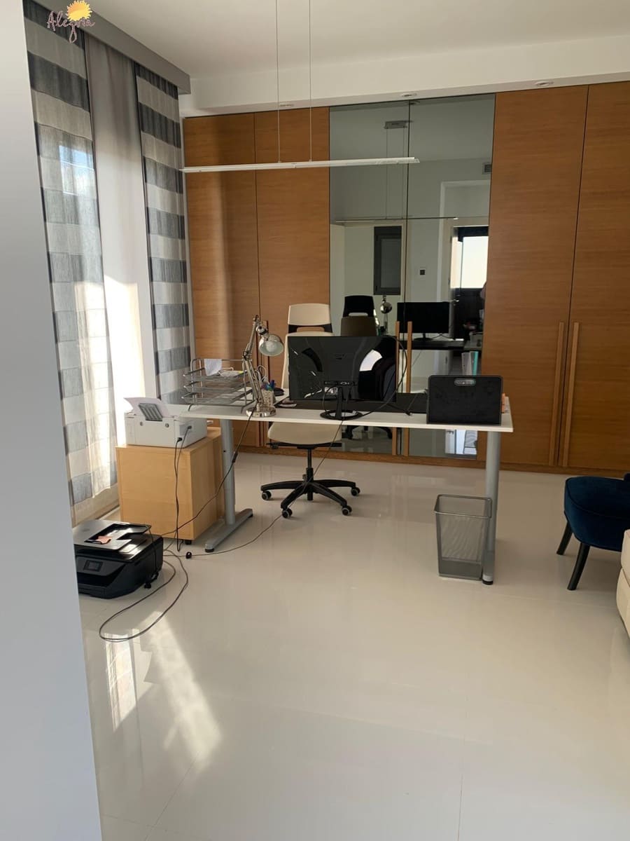 3 slaapkamer Villa te koop in Campoamor - € 899.000 (Ref: 9163705)