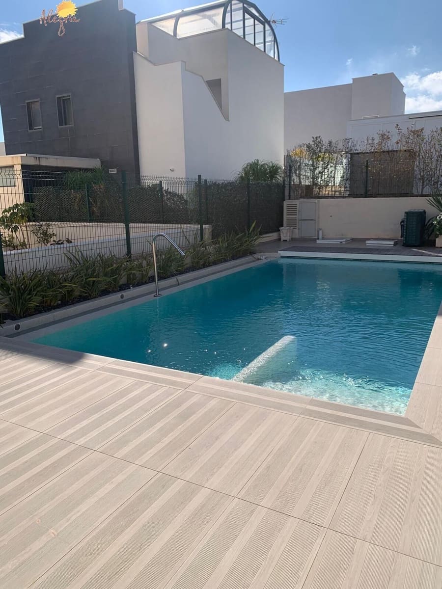 3 slaapkamer Villa te koop in Campoamor - € 899.000 (Ref: 9163705)