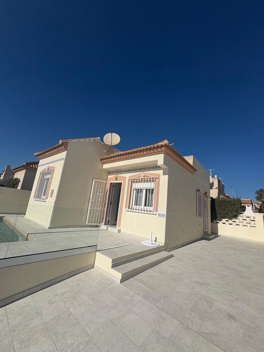2 sypialnia Willa na sprzedaż w Torrevieja - 310 000 € (Ref: 9165749)