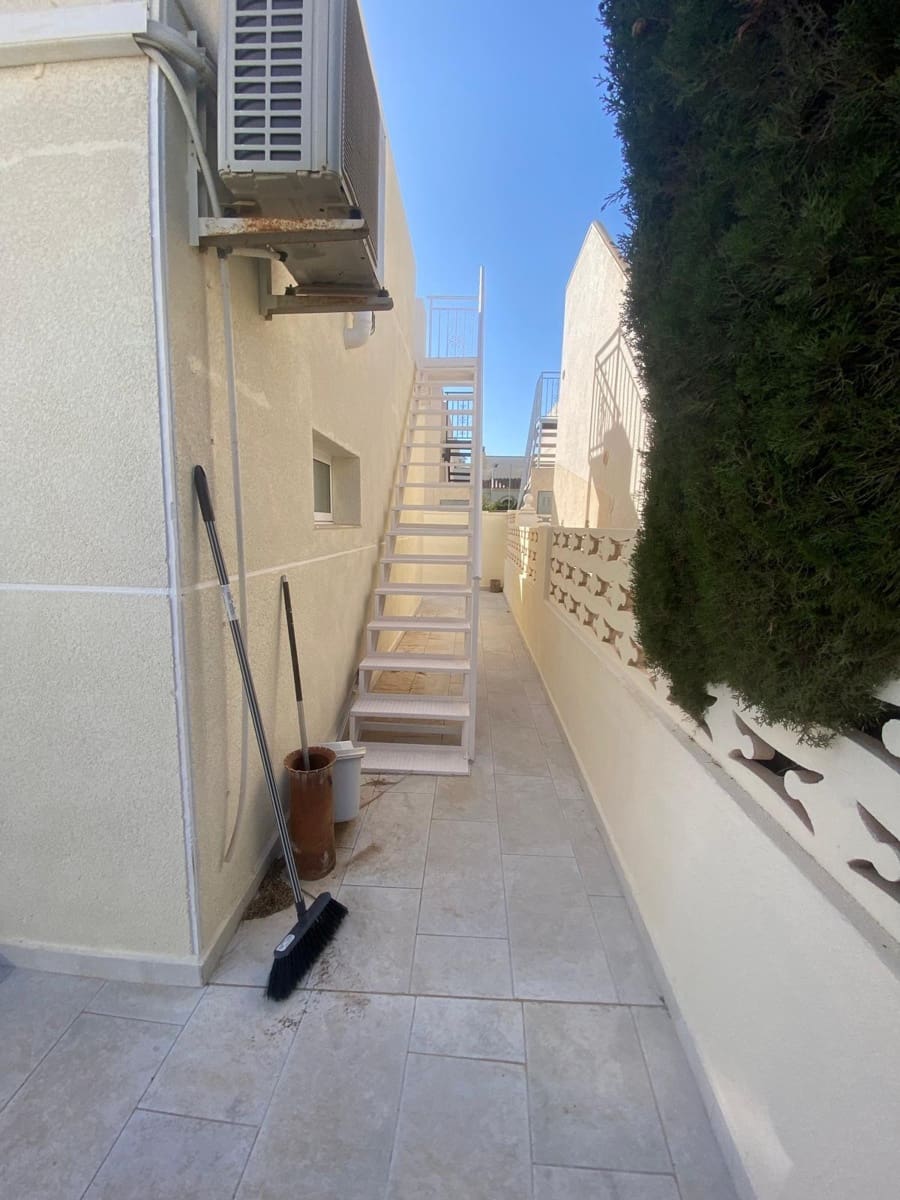 2 sypialnia Willa na sprzedaż w Torrevieja - 310 000 € (Ref: 9165749)