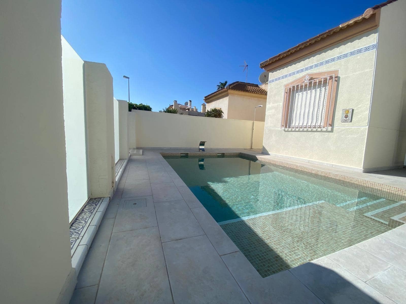 2 sypialnia Willa na sprzedaż w Torrevieja - 310 000 € (Ref: 9165749)