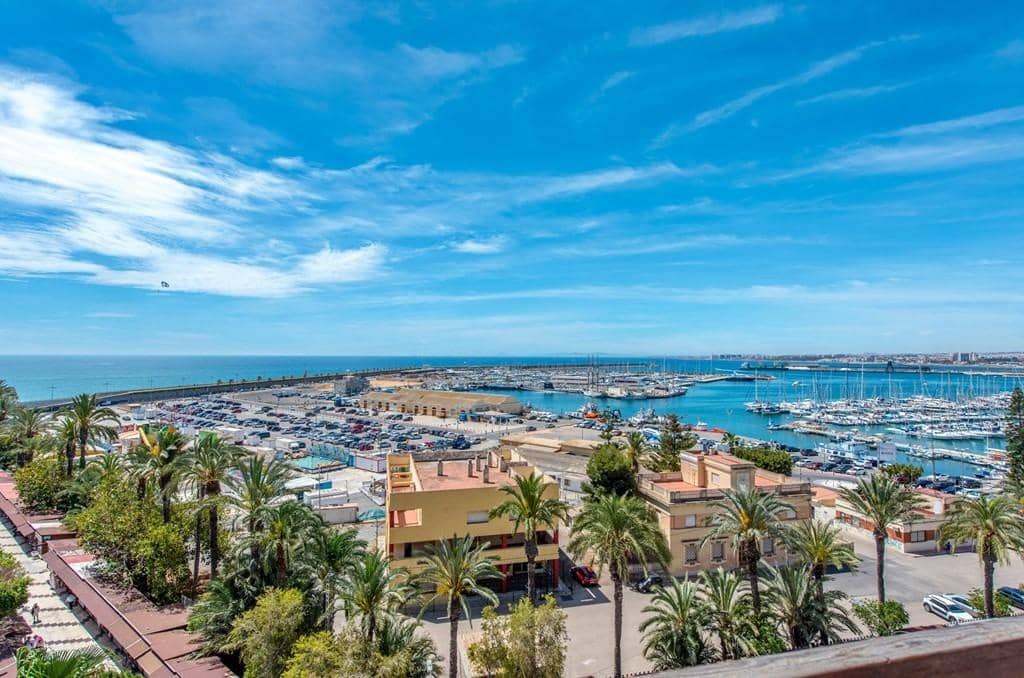 Chalet de 2 habitaciones en Torrevieja en venta - 310.000 € (Ref: 9165749)