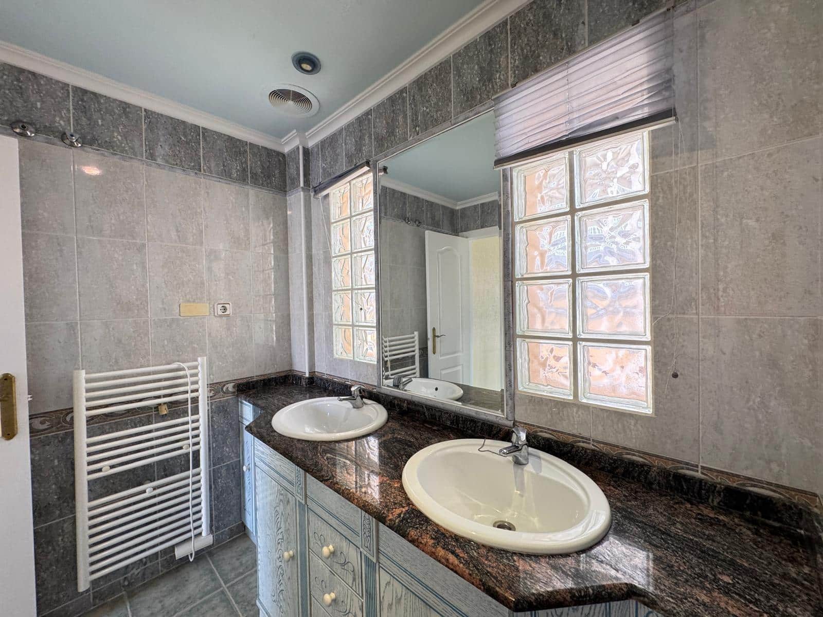 3 sypialnia Dom szeregowy na sprzedaż w Guardamar del Segura z basenem - 283 500 € (Ref: 9169510)